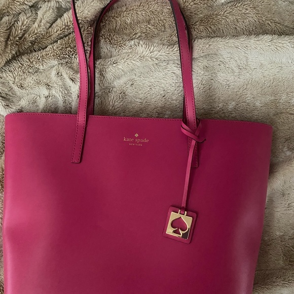 kate spade Handbags - Kate Spade Leather Tote